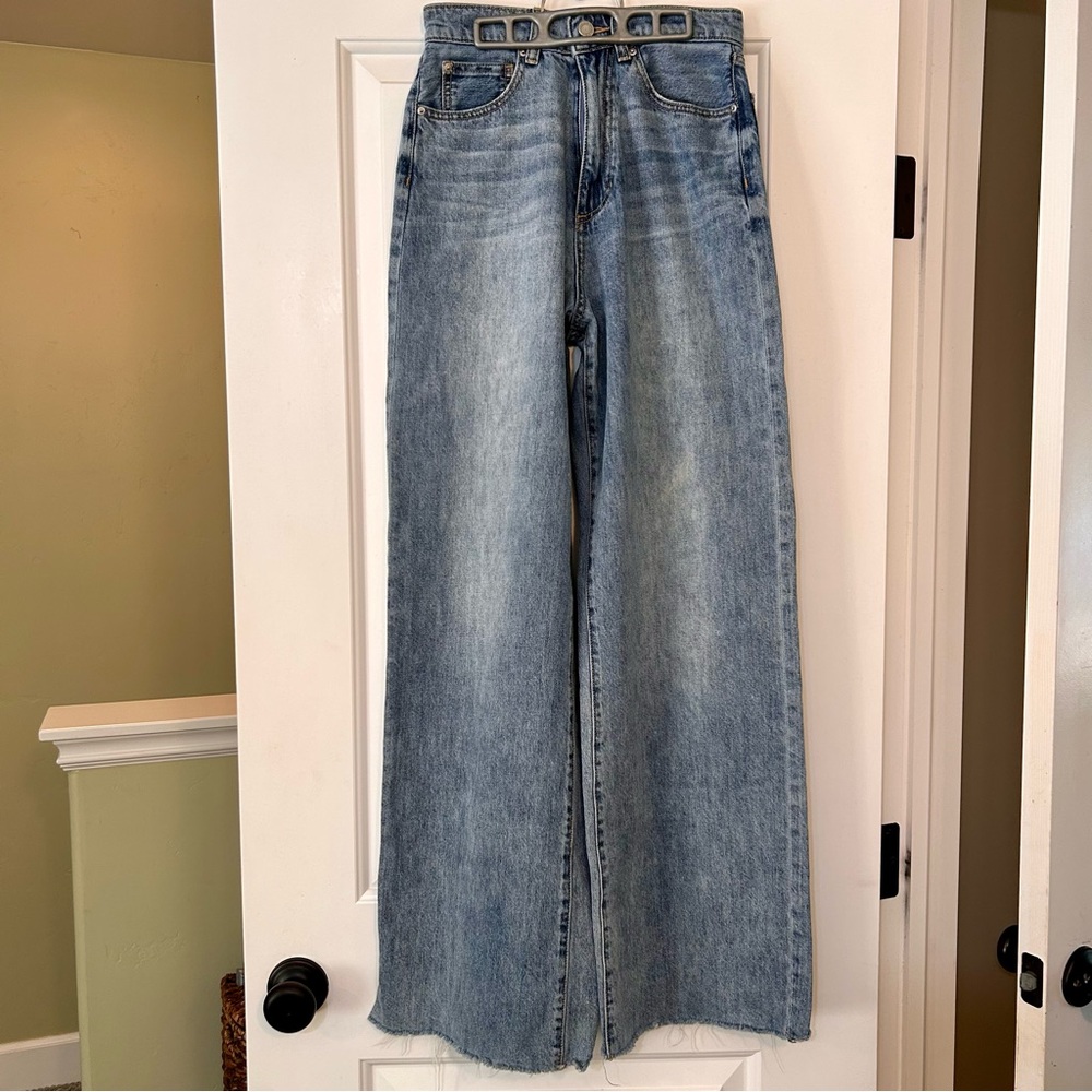 WeWoreWhat High Rise Wide Leg Jeans Light Wash size 25 - Picture 4 of 16